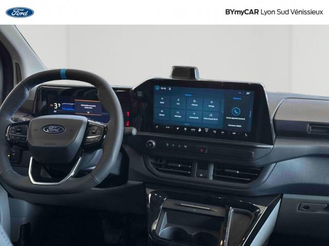 Ford Transit Custom image 3