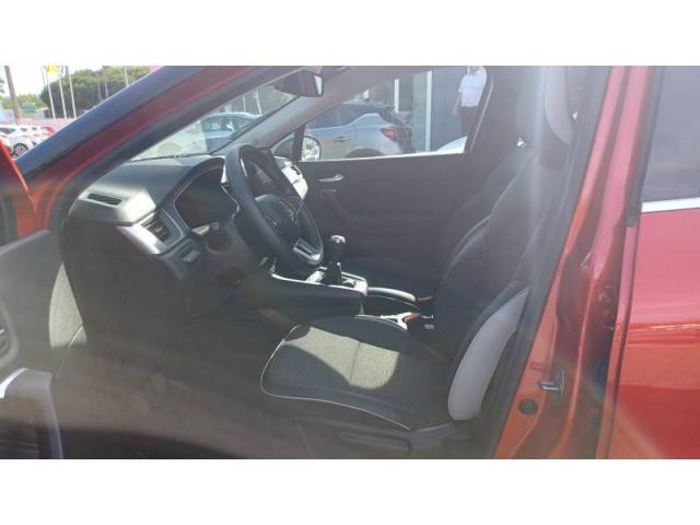 Renault Captur image 2