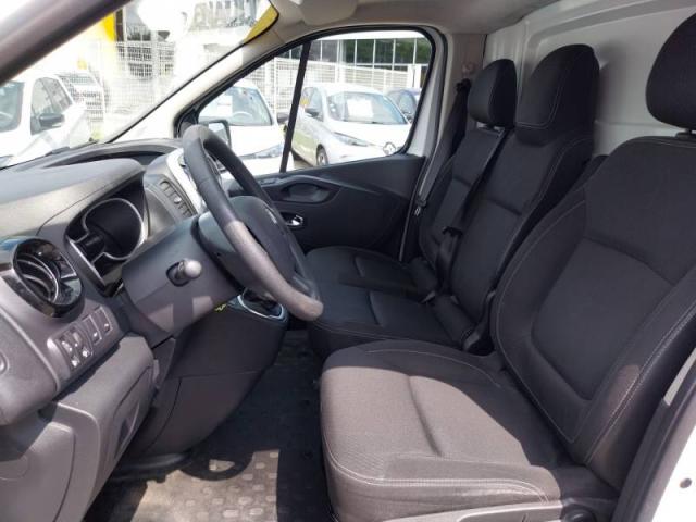 Renault Trafic image 2