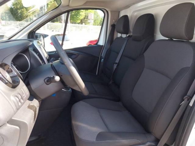 Renault Trafic image 2