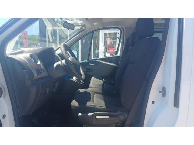 Renault Trafic image 2