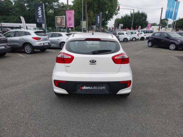 Kia Rio image 2