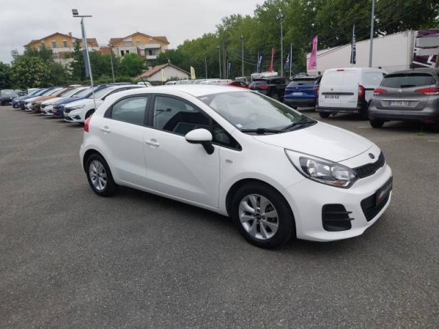 Kia Rio image 7