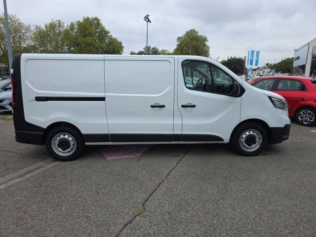 Renault Trafic image 2