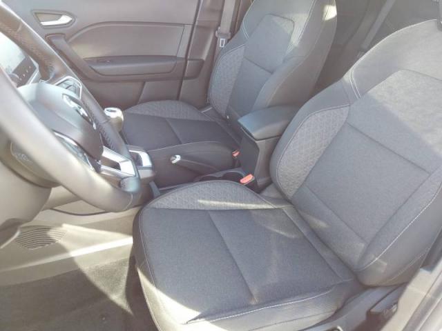Renault Captur image 1