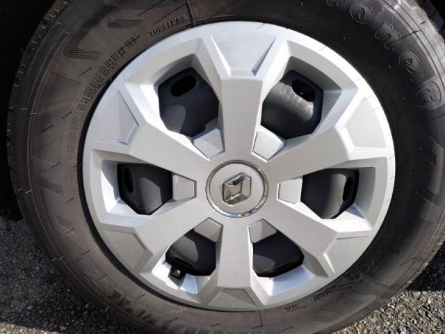 Renault Trafic image 2