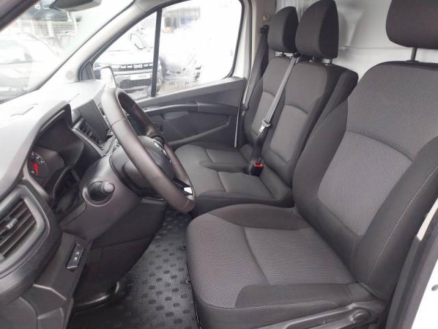 Renault Trafic image 1