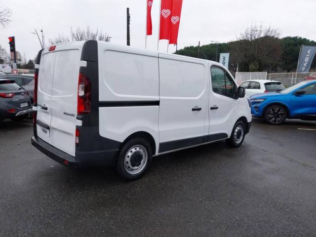 Renault Trafic image 2