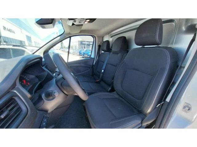 Renault Trafic image 2