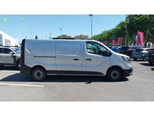 Renault Trafic image 8