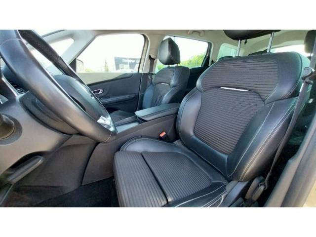 Renault Grand Scénic image 2