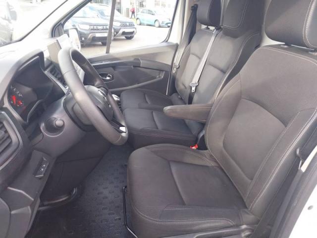 Renault Trafic image 8