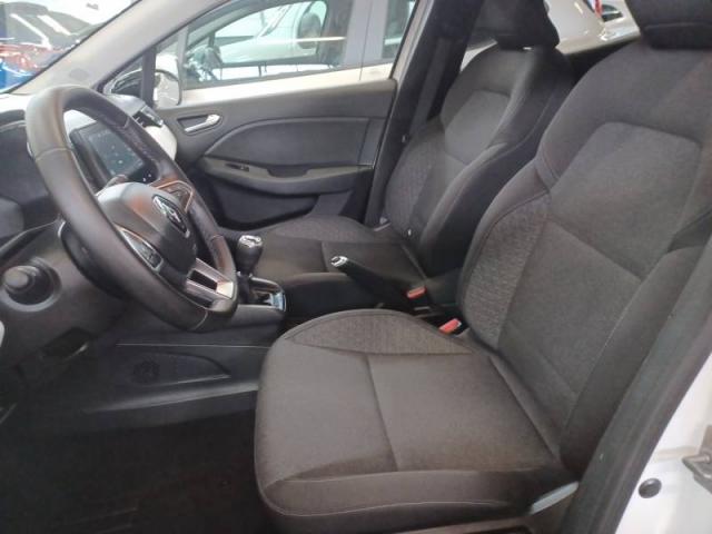 Renault Clio image 9