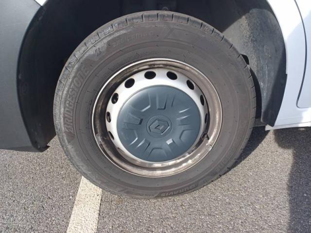 Renault Master image 2