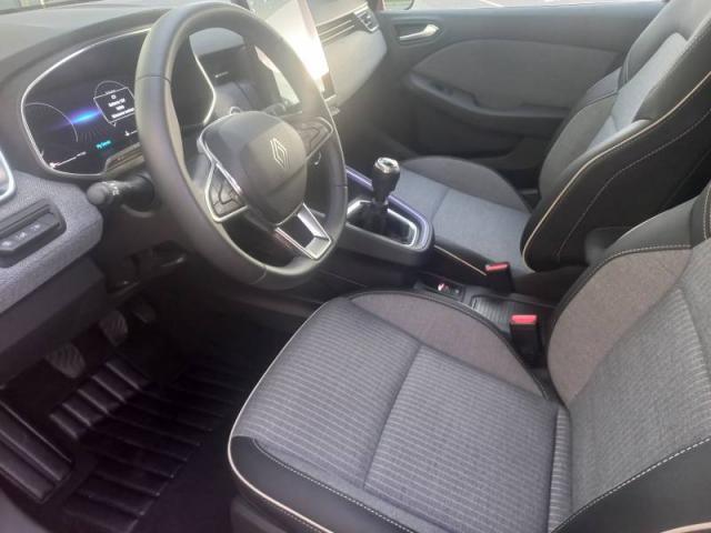 Renault Clio image 2