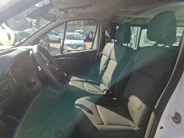 Renault Trafic image 9