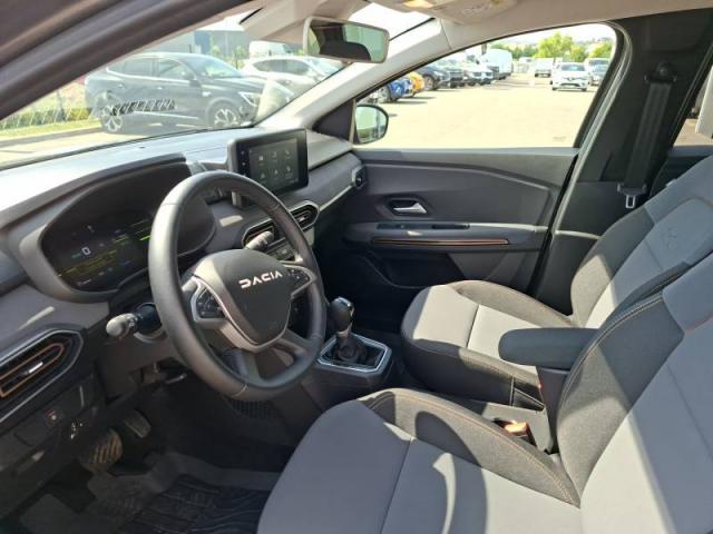 Dacia Jogger image 1
