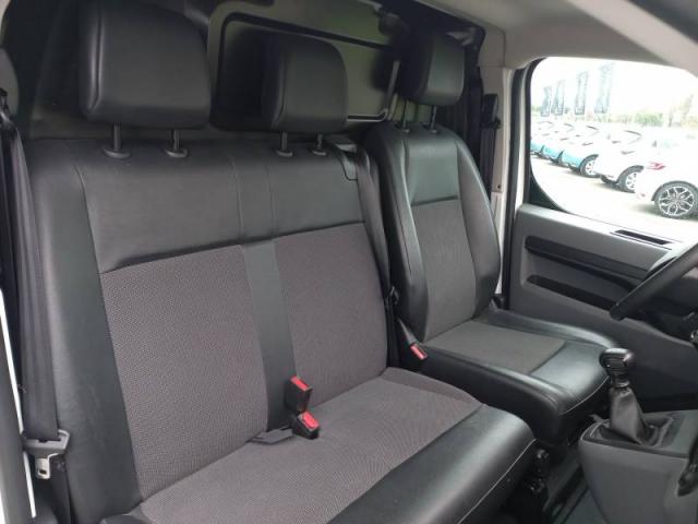 Opel Vivaro image 2