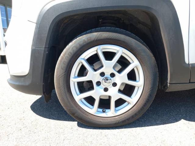 Jeep Renegade image 3