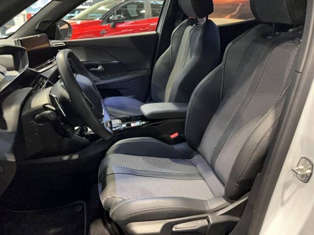 Peugeot 2008 image 3