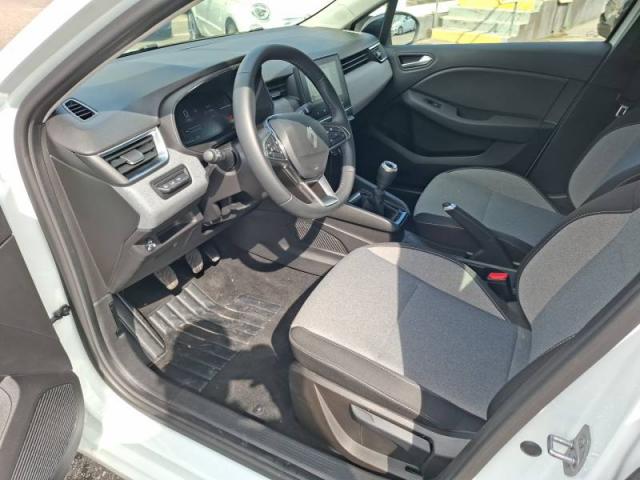 Renault Clio image 8