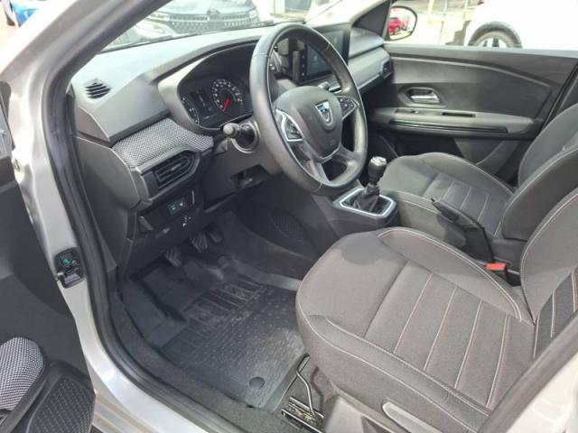 Dacia Jogger image 1