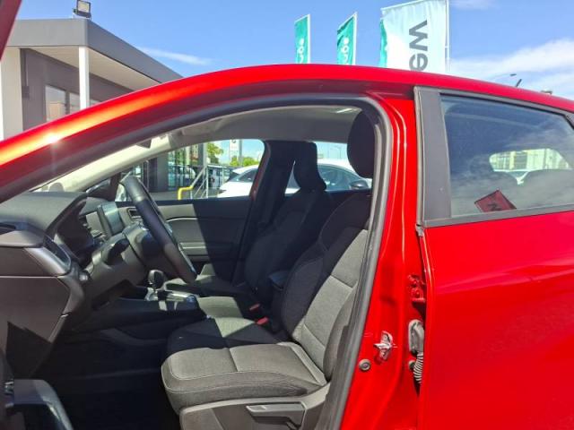 Renault Captur image 2