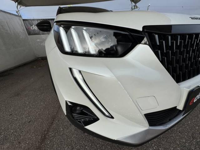 Peugeot 2008 image 9
