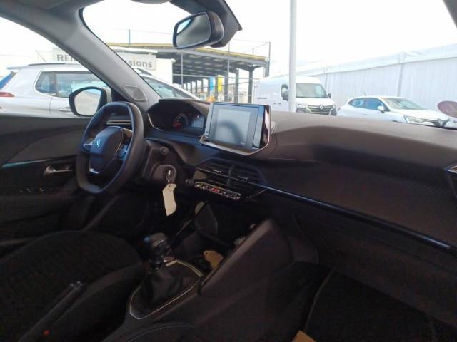 Peugeot 2008 image 8
