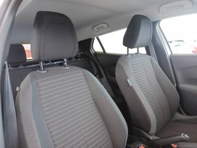 Peugeot 2008 image 2