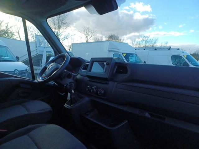 Renault Master image 8