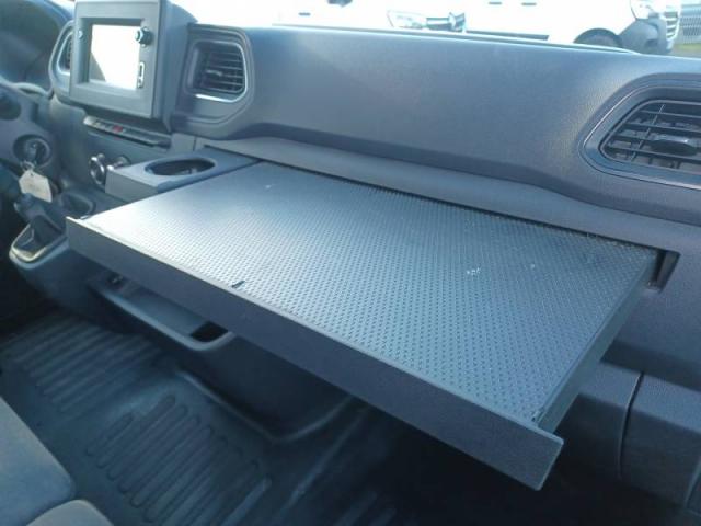 Renault Master image 1