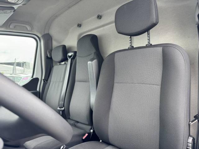 Renault Master image 8