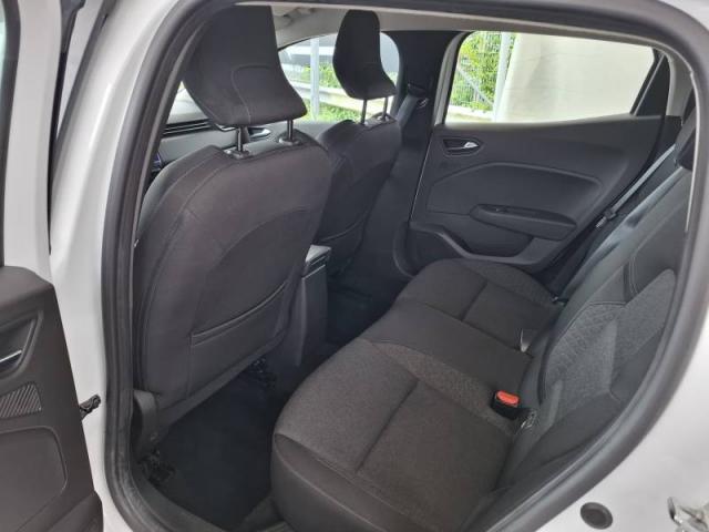Renault Clio image 2