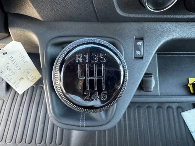Renault Master image 9