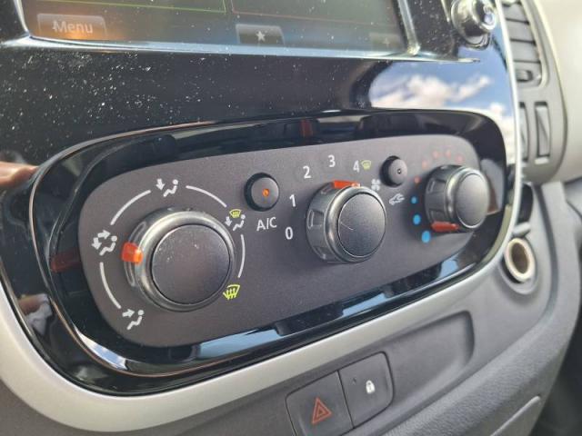 Renault Trafic image 1
