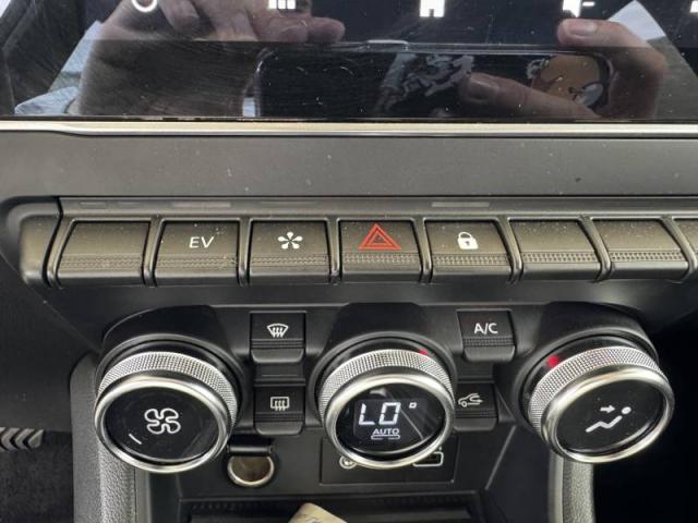 Renault Captur image 8