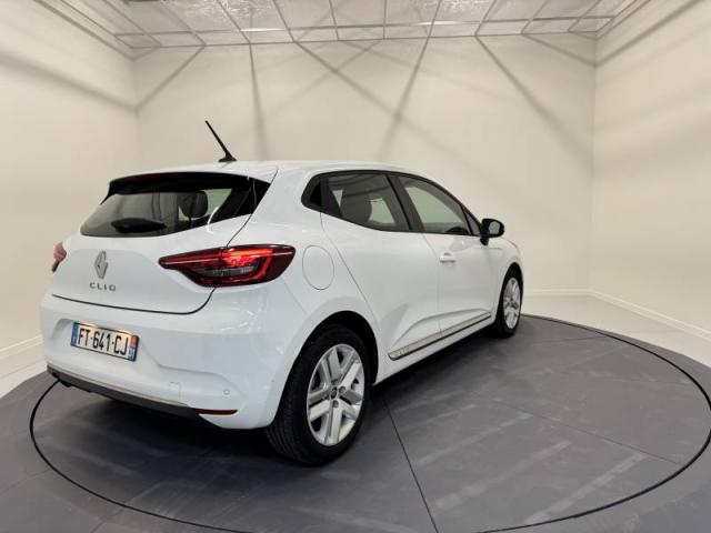 Renault Clio image 2
