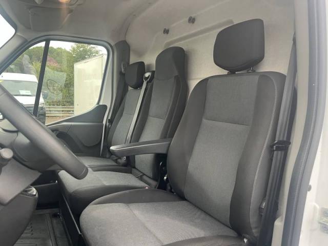 Renault Master image 1
