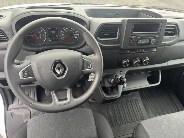 Renault Master image 2