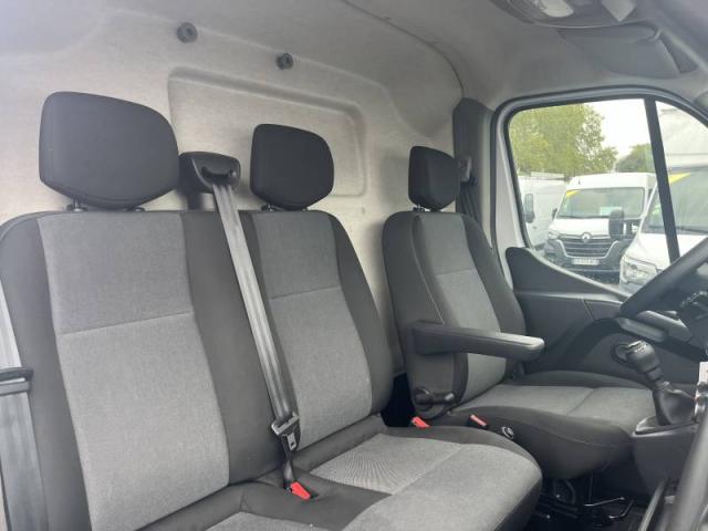 Renault Master image 9