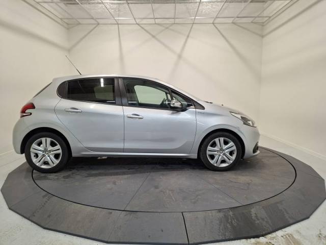 Peugeot 208 image 3