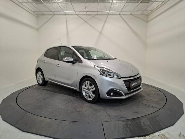 Peugeot 208 image 1