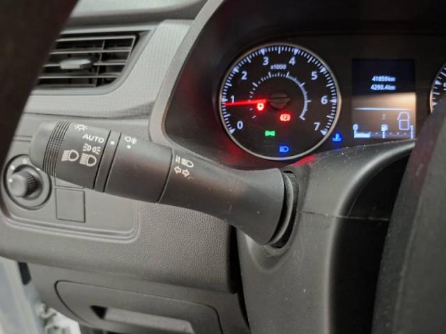 Renault Express image 2