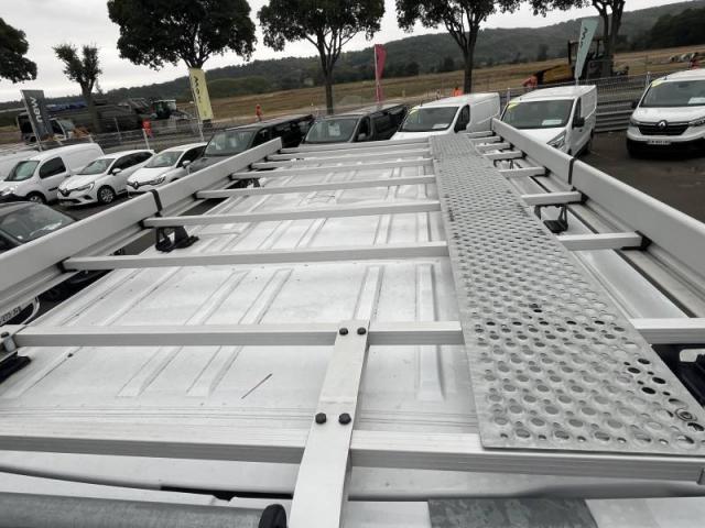 Renault Master image 9