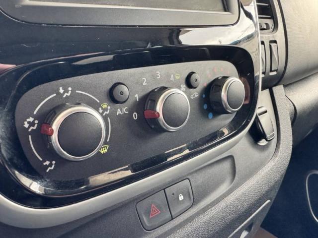 Renault Trafic image 9