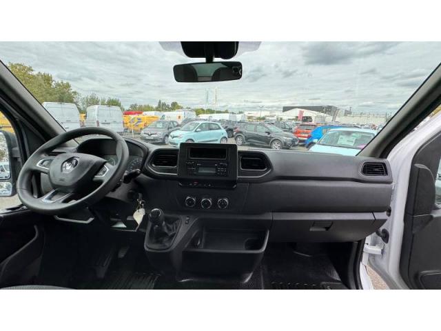 Renault Master image 1