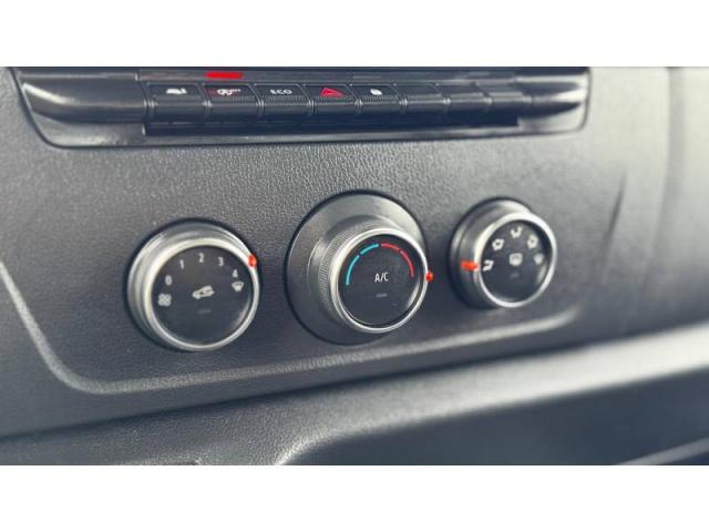 Renault Master image 6