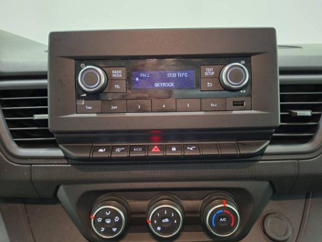 Renault Trafic image 3
