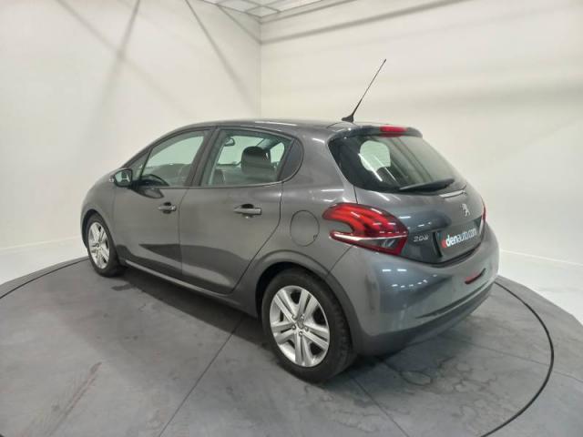 Peugeot 208 image 3